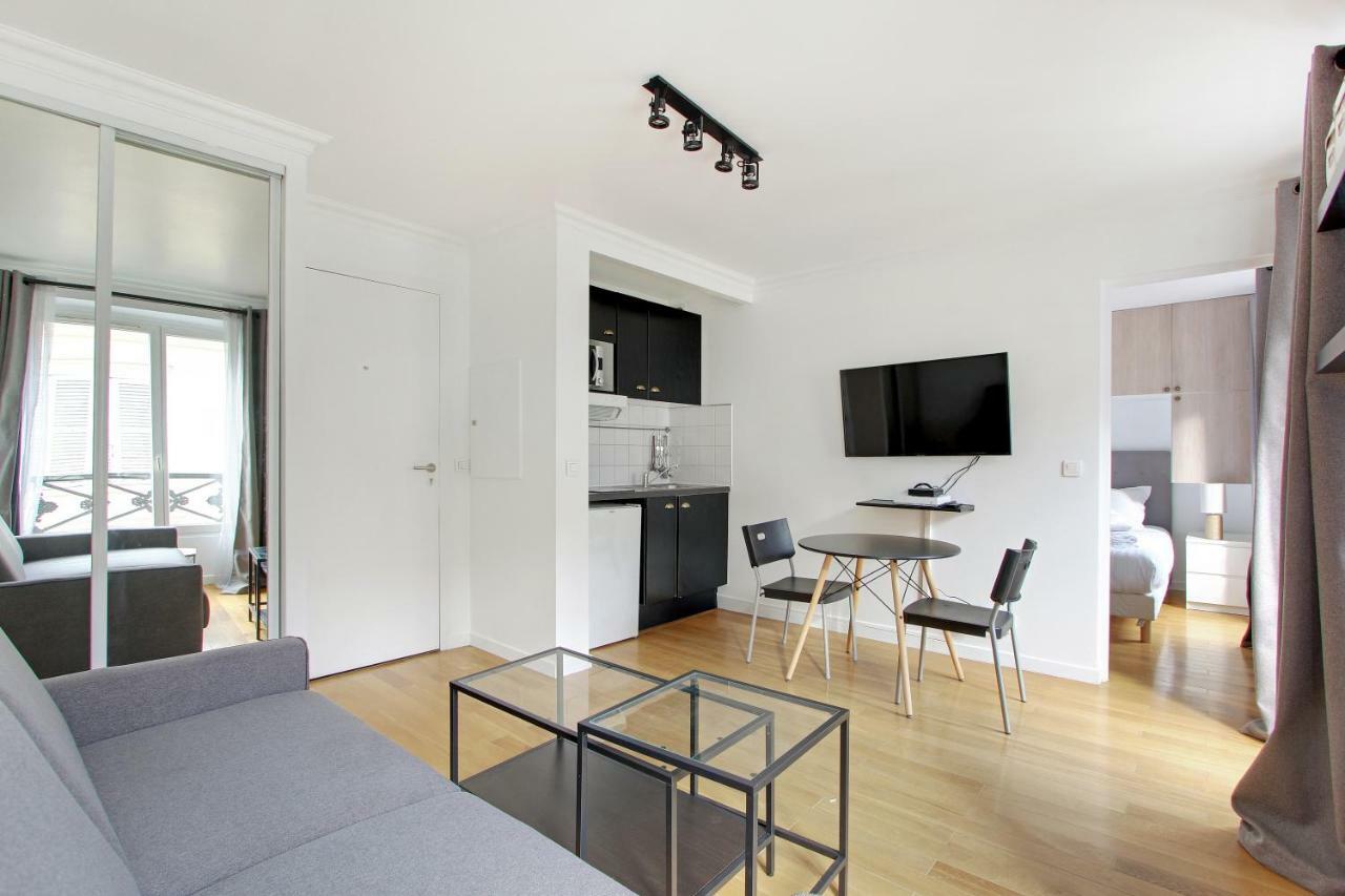 Pick A Flat'S Apartments In Batignolles - Rue Biot Paris Exterior photo