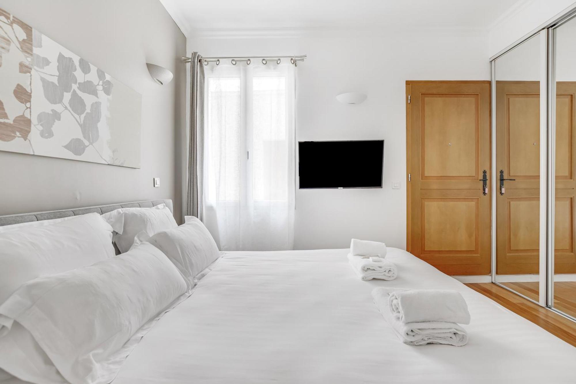 Pick A Flat'S Apartments In Batignolles - Rue Biot Paris Exterior photo